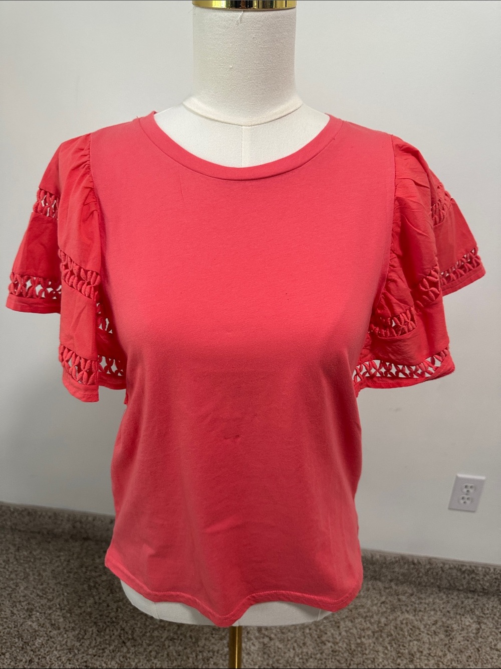🌴 NWT Self Contrast Ruffle Sleeve T-Shirt
